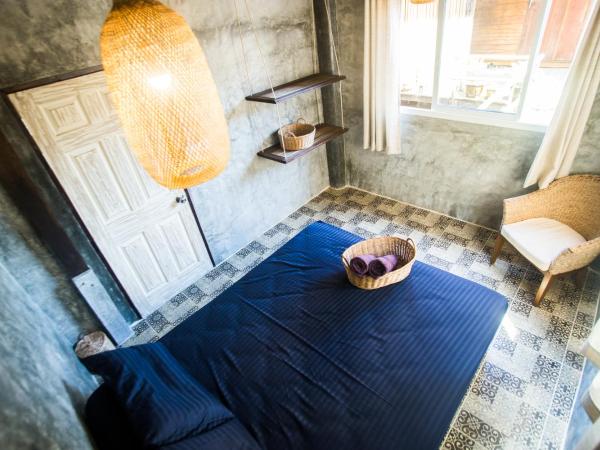 Sweet Life Community Guesthouse : photo 7 de la chambre petite chambre double