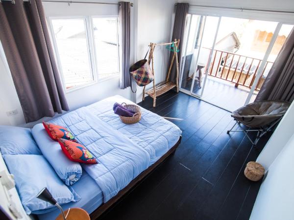 Sweet Life Community Guesthouse : photo 3 de la chambre chambre double avec balcon