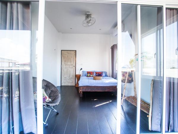 Sweet Life Community Guesthouse : photo 10 de la chambre chambre double avec balcon