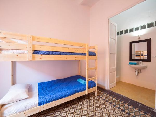 Bed in Girona : photo 1 de la chambre lit dans dortoir mixte de 6 lits