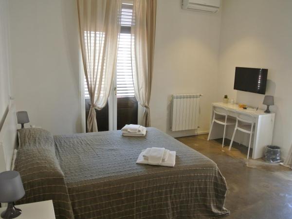 Palermo Rooms : photo 10 de la chambre suite avec balcon