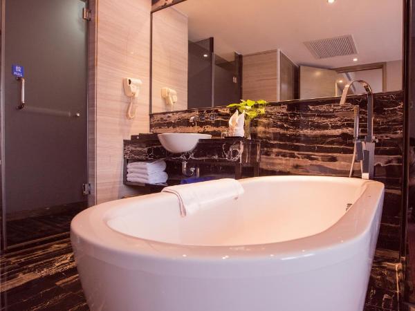 La Perle International Hotel - Free shuttle between hotel and Exhibition Center during Canton Fair & Exhibitor registration Counter : photo 9 de la chambre suite affaires