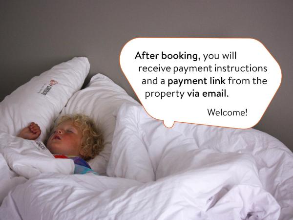 Forenom Hostel Vantaa Aviapolis : photo 1 de la chambre chambre lits jumeaux avec salle de bains commune