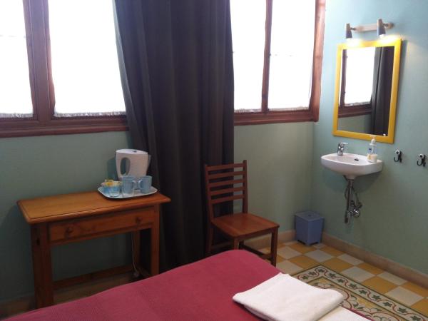 Pensión España : photo 1 de la chambre chambre double avec salle de bains commune