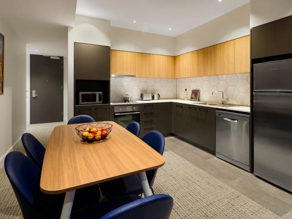 Quest Port Adelaide : photo 5 de la chambre appartement 2 chambres avec balcon