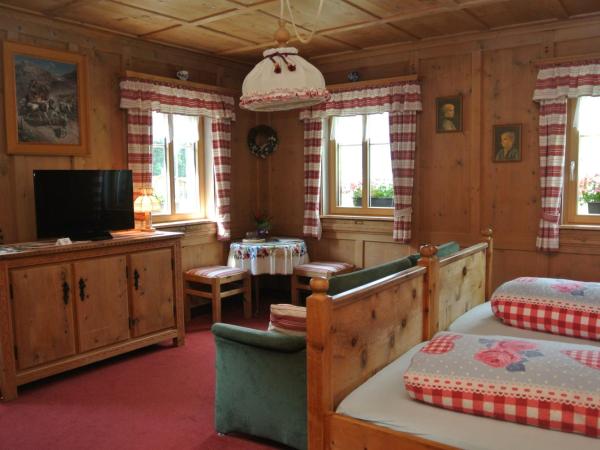 Pension Hof zur Stilli : photo 4 de la chambre chambre double avec salle de bains commune