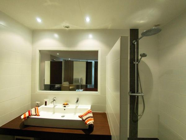 Cassis Loc - Chambre Meublée : photo 7 de la chambre chambre double