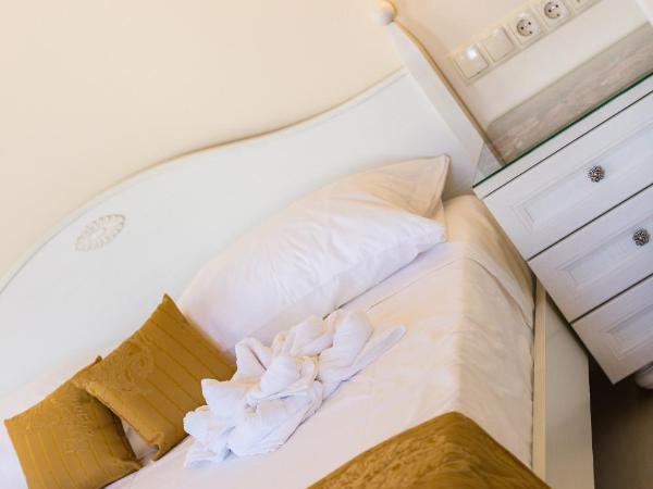 Polyxenia Suites : photo 2 de la chambre suite junior avec balcon