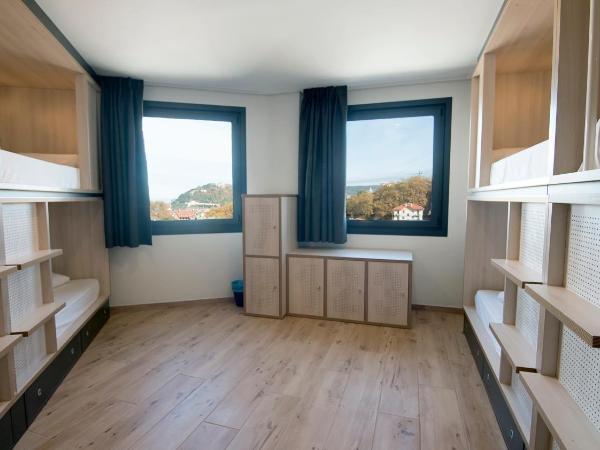 Koisi Hostel : photo 2 de la chambre lit dans dortoir mixte de 8 lits avec salle de bains privative