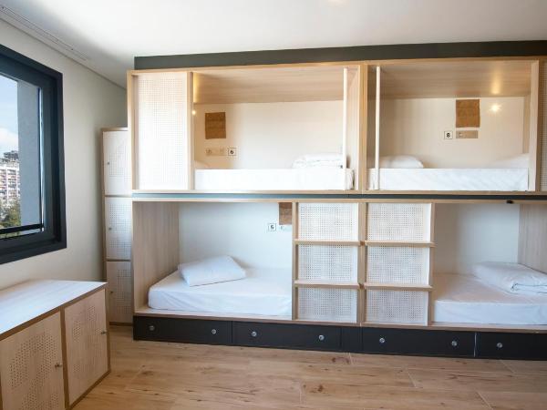 Koisi Hostel : photo 5 de la chambre lit dans dortoir mixte de 8 lits avec salle de bains privative