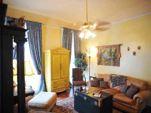 HH Whitney House - A Bed & Breakfast on the Historic Esplanade : photo 1 de la chambre suite lit queen-size