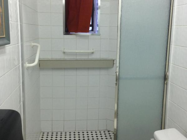 The Rex Hotel Jazz & Blues Bar : photo 10 de la chambre chambre basique avec lit double et salle de bains commune