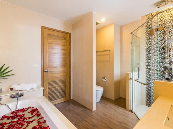 Ayrest Hua Hin Hotel : photo 7 de la chambre chambre premier de luxe - vue sur piscine