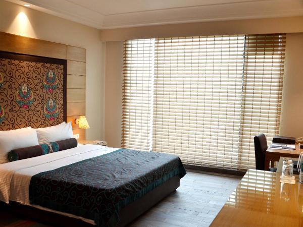 The Lalit Jaipur : photo 3 de la chambre chambre lit king-size de luxe - 10 % de réduction sur crédit nourriture et boissons, spa et blanchisserie