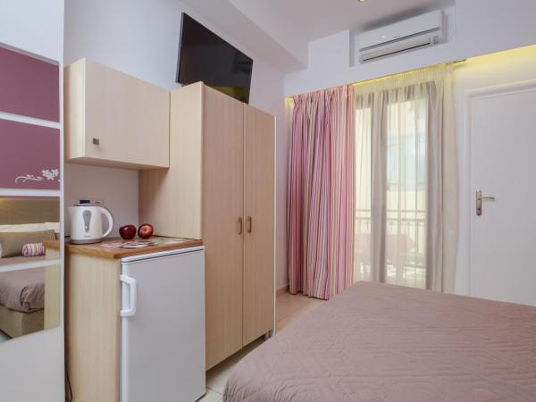 Panormos Hotel and Studios : photo 9 de la chambre chambre lits jumeaux deluxe