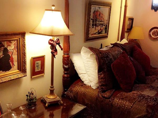 The Stone Hedge Bed and Breakfast : photo 1 de la chambre chambre lit queen-size