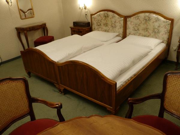 Hotel Hohenstauffen : photo 8 de la chambre chambre double