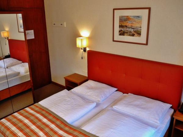 Hotel Hohenstauffen : photo 9 de la chambre chambre double