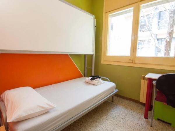 Studio Hostel : photo 3 de la chambre chambre simple standard avec salle de bains privative