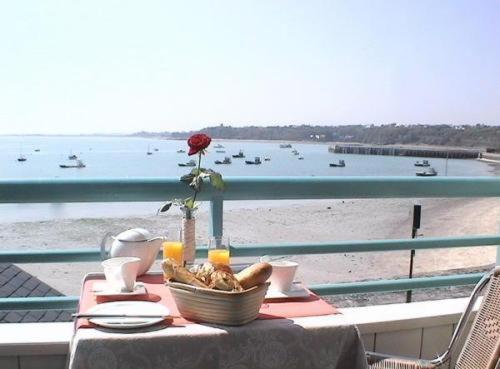 La Mere Champlain : photo 7 de la chambre chambre double supérieure avec balcon - vue sur mer