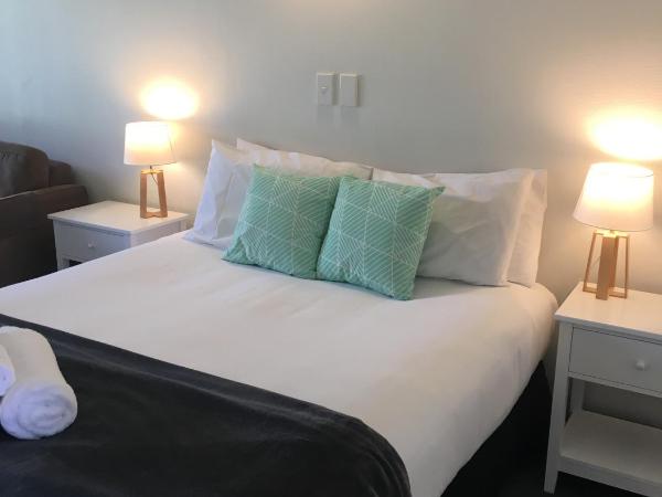 Fairway Motel & Apartments : photo 3 de la chambre studio lit king-size