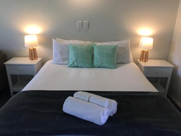 Fairway Motel & Apartments : photo 2 de la chambre studio lit king-size