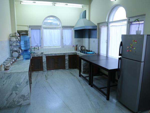 Bed and Breakfast Thamel : photo 5 de la chambre chambre triple avec salle de bains privative séparée