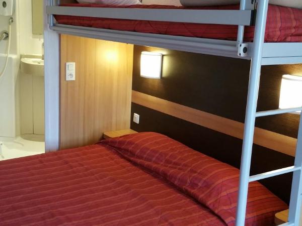 Premiere Classe Bayeux : photo 2 de la chambre chambre quadruple