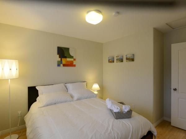 Marpole Guest House : photo 3 de la chambre chambre lit queen-size avec salle de bains commune