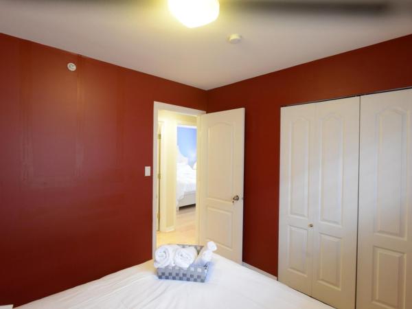 Marpole Guest House : photo 4 de la chambre chambre lit queen-size avec salle de bains commune