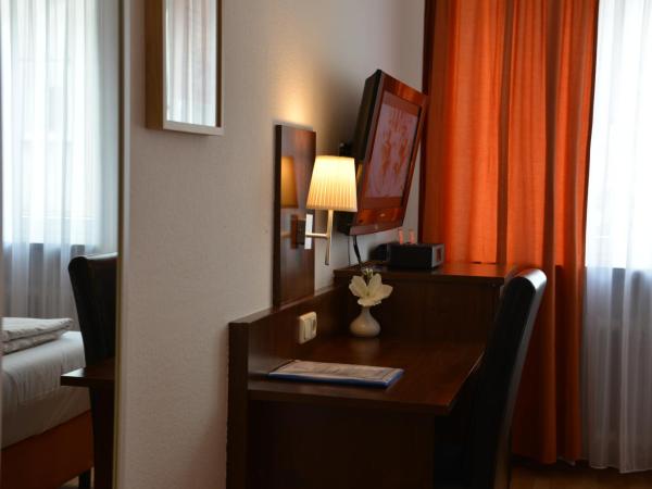 Hotel Italia : photo 7 de la chambre chambre double