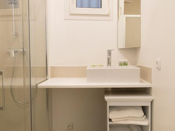 Résidence AURMAT - Appart - Hôtel - Boulogne - Paris : photo 3 de la chambre studio (2 adultes) parchamp - 14 rue du parchamp, 92100 boulogne-billancourt