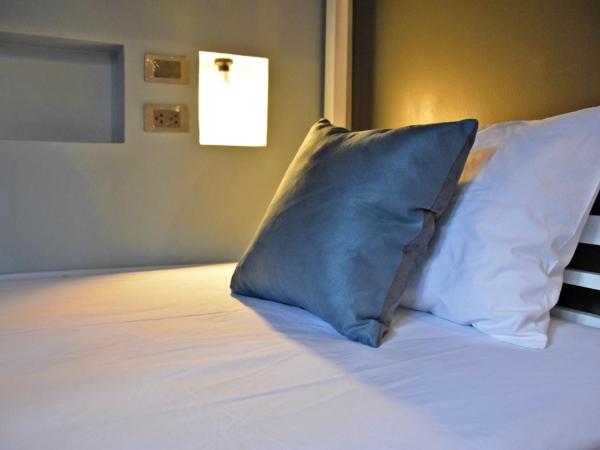 The August Hostel : photo 7 de la chambre lit dans dortoir mixte de 4 lits