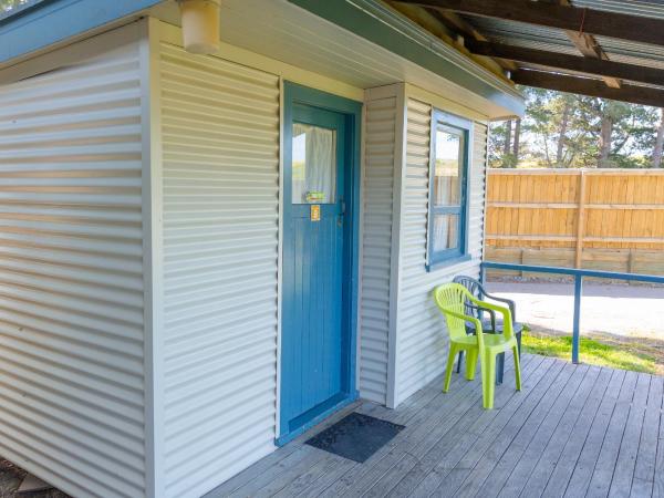 North South Holiday Park : photo 3 de la chambre chambre triple basique avec salle de bains commune