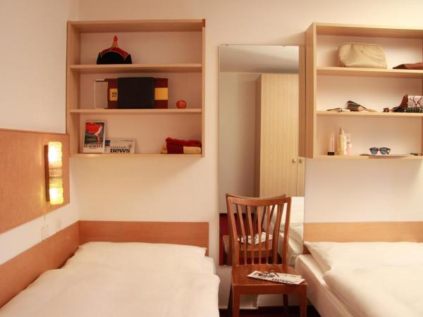 Petit Steffani Bed & Breakfast : photo 1 de la chambre chambre lits jumeaux Économique avec salle de bains commune