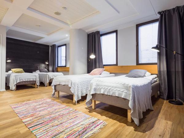 Hostel Café Koti : photo 1 de la chambre chambre quadruple