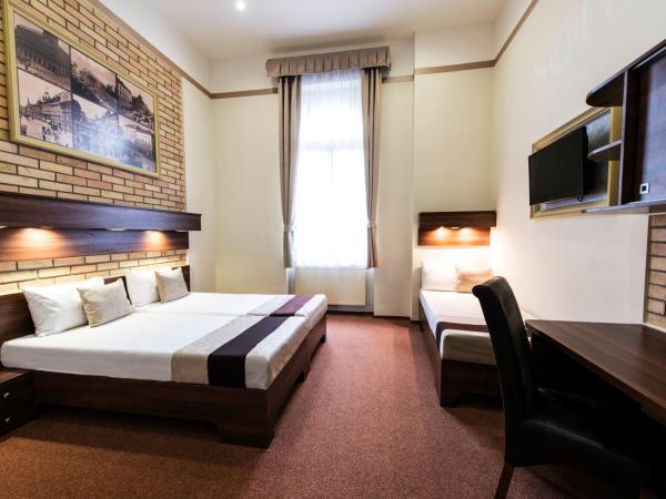 SOUS44 : photo 1 de la chambre chambre triple