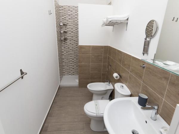 Etna Suite Group : photo 6 de la chambre chambre triple - vue sur jardin