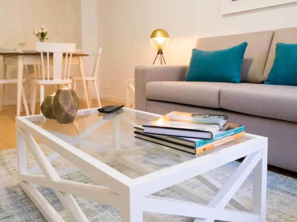 Simon Guest Apartments : photo 7 de la chambre grande chambre double ou lits jumeaux