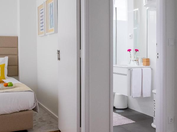 Simon Guest Apartments : photo 7 de la chambre chambre double ou lits jumeaux avec terrasse