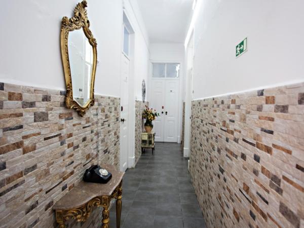 Baixa Terrace Hostel : photo 5 de la chambre chambre double avec salle de bains commune