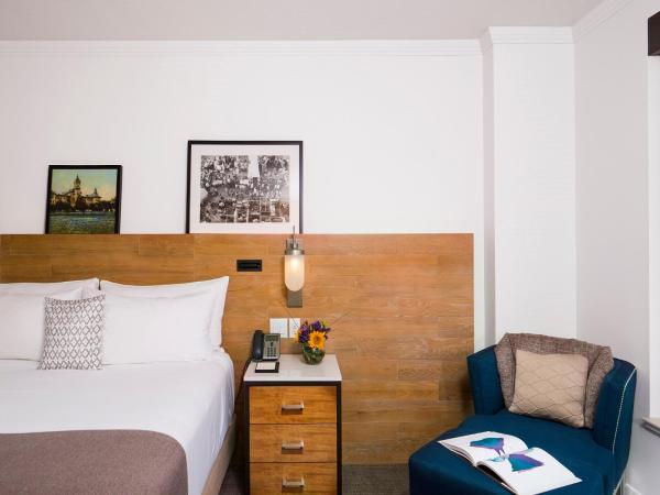 AT&T Hotel & Conference Center : photo 6 de la chambre chambre lit king-size