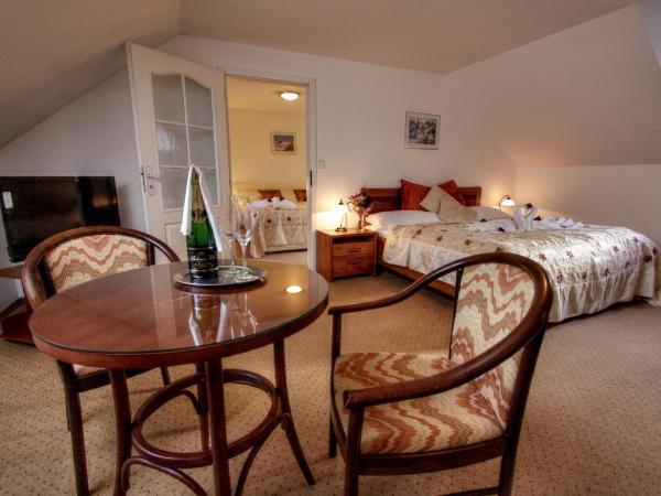 Spa & Wellness Hotel Harmonie : photo 7 de la chambre chambre quadruple - vue sur jardin