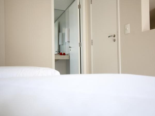 Ez Aclimação Hotel : photo 3 de la chambre studio supérieur lits jumeaux