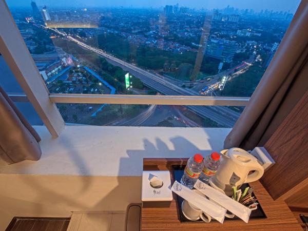 Grand Whiz Poins Simatupang Jakarta : photo 4 de la chambre chambre double supérieure