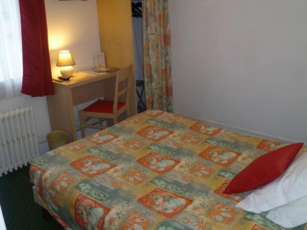 Hôtel Beauséjour : photo 8 de la chambre chambre double avec salle de bains privative