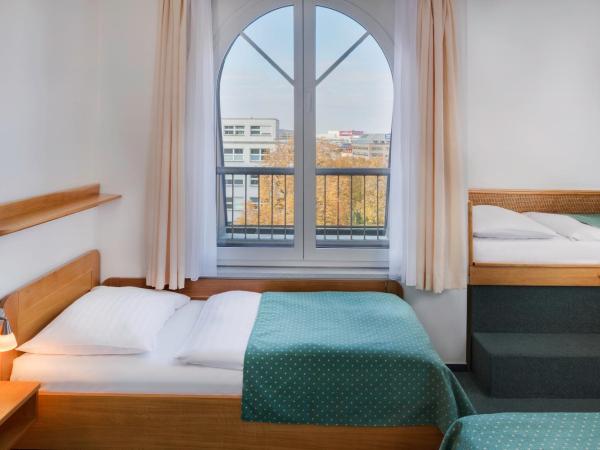 Hotel Otar : photo 4 de la chambre chambre lits jumeaux