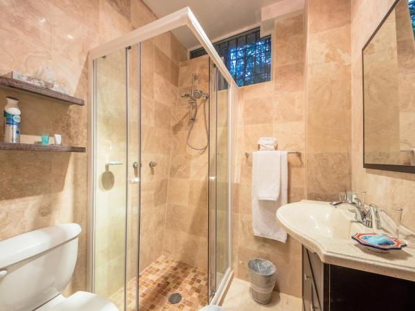 Villa Lola - Adults Only : photo 4 de la chambre chambre lit queen-size