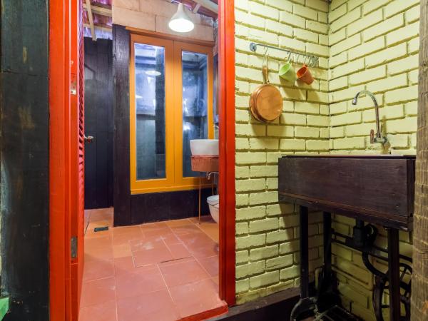 Classic Malay House in KL City Centre : photo 9 de la chambre loft familial