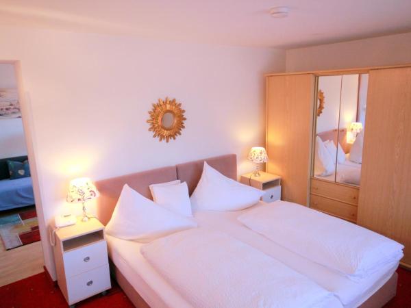 Hotel Sonnenhof - bed & breakfast & appartements : photo 3 de la chambre appartement supérieur 2 chambres avec balcon
